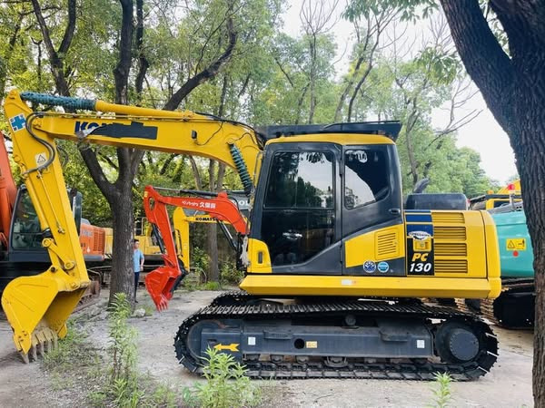 Komatsu PC130-8 - Minigraafmachine: afbeelding 1 Komatsu PC130-8 - Minigraafmachine: afbeelding 1
