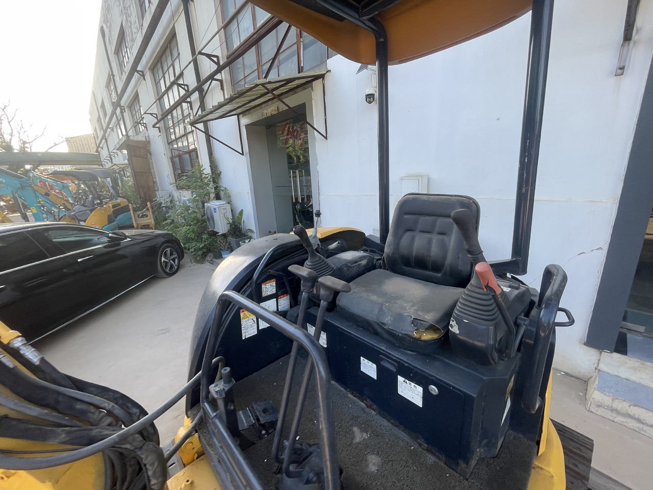 Komatsu PC30MR-5 - Minigraafmachine: afbeelding 2 Komatsu PC30MR-5 - Minigraafmachine: afbeelding 2