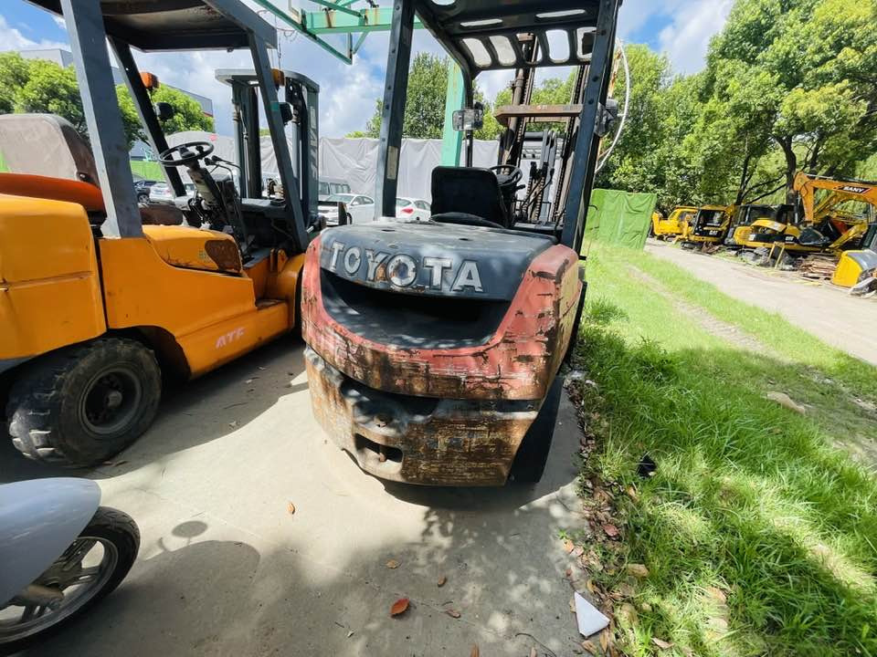 Toyota 02-8 FDF-30 - Diesel heftruck: afbeelding 2 Toyota 02-8 FDF-30 - Diesel heftruck: afbeelding 2