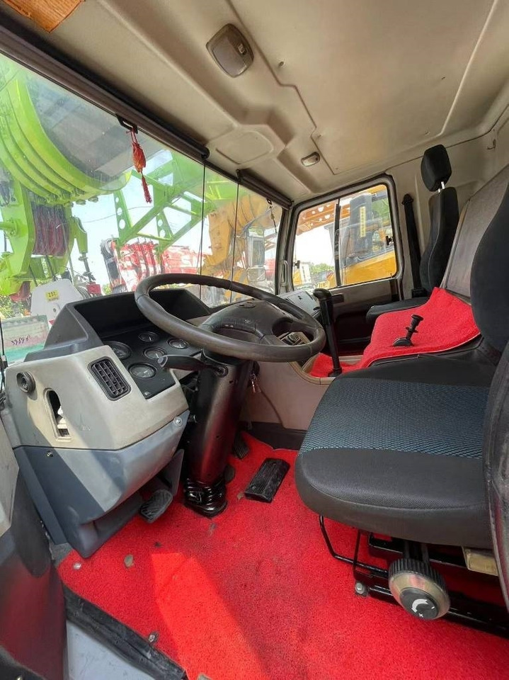 Zoomlion ZCT251V - Alle terrein kraan: afbeelding 4 Zoomlion ZCT251V - Alle terrein kraan: afbeelding 4