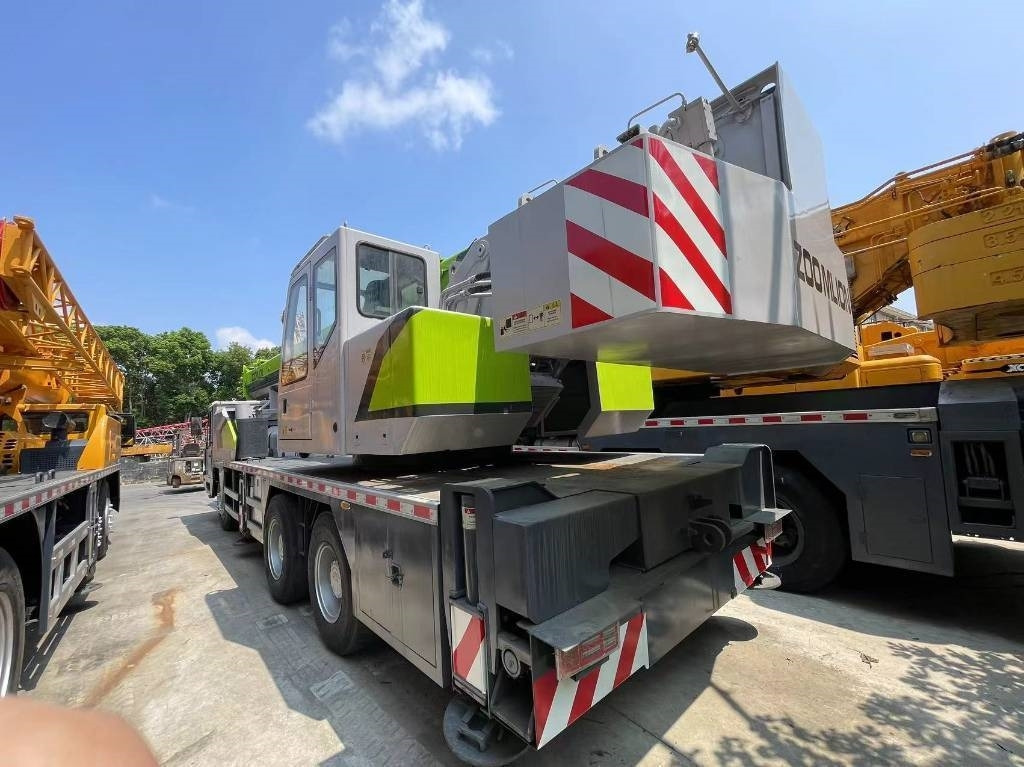 Zoomlion ZTC251V - Mobiele kraan: afbeelding 3 Zoomlion ZTC251V - Mobiele kraan: afbeelding 3