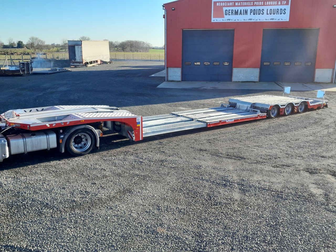 FGM FGM 32 plant carrier / low loader Semi-trailer - Dieplader oplegger: afbeelding 2 FGM FGM 32 plant carrier / low loader Semi-trailer - Dieplader oplegger: afbeelding 2