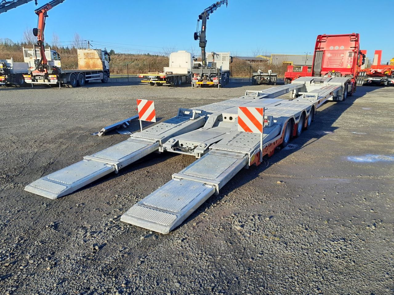 FGM FGM 32 plant carrier / low loader Semi-trailer - Dieplader oplegger: afbeelding 4 FGM FGM 32 plant carrier / low loader Semi-trailer - Dieplader oplegger: afbeelding 4