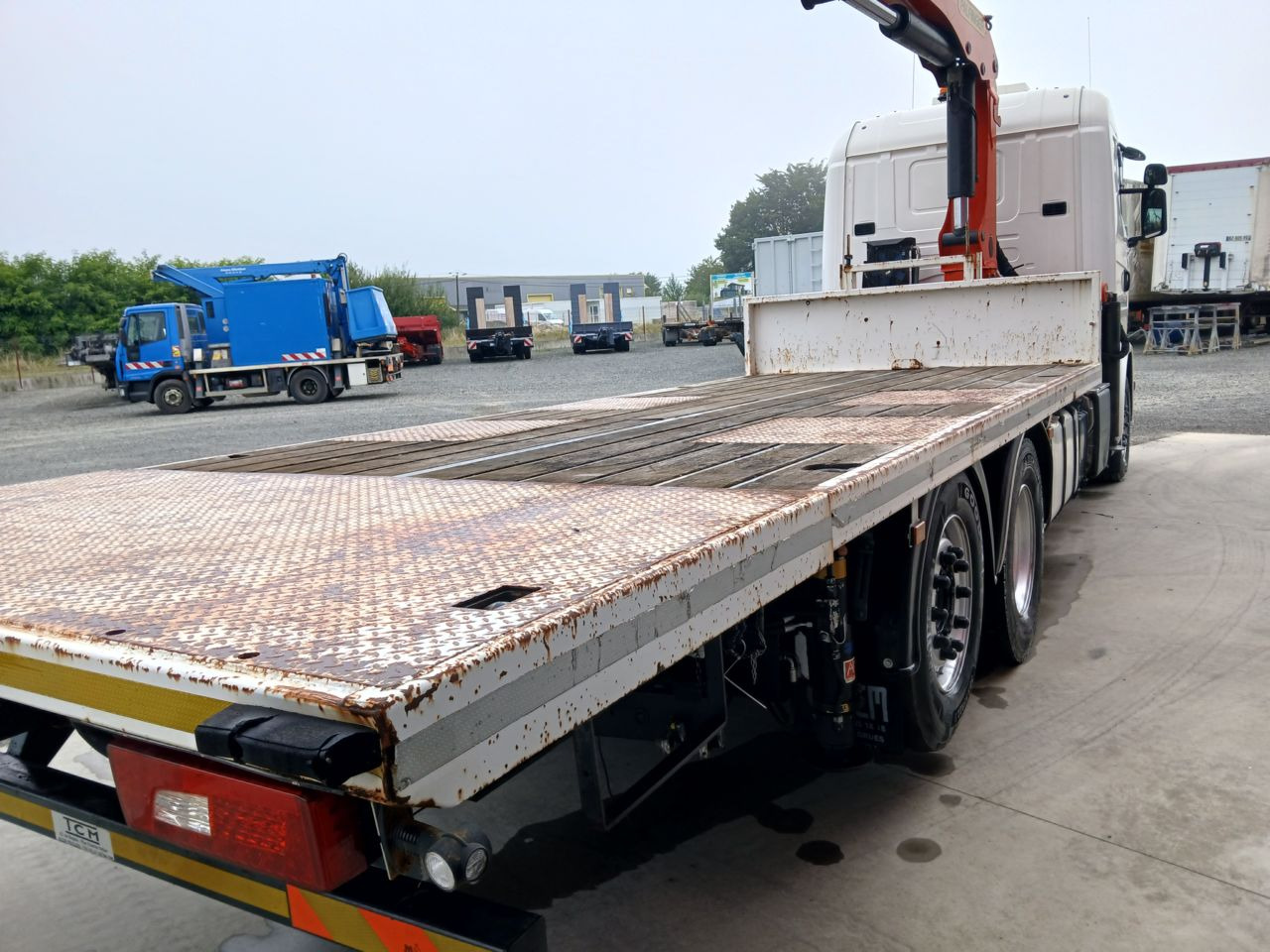 SCANIA 410 6x2 Standard platform Truck - Vrachtwagen met open laadbak, Kraanwagen: afbeelding 3 SCANIA 410 6x2 Standard platform Truck - Vrachtwagen met open laadbak, Kraanwagen: afbeelding 3
