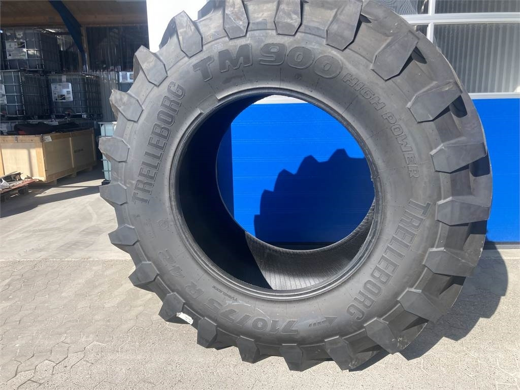 Trelleborg 710/75R42 TRELLEBOR - Band voor Landbouwmachine: afbeelding 1 Trelleborg 710/75R42 TRELLEBOR - Band voor Landbouwmachine: afbeelding 1