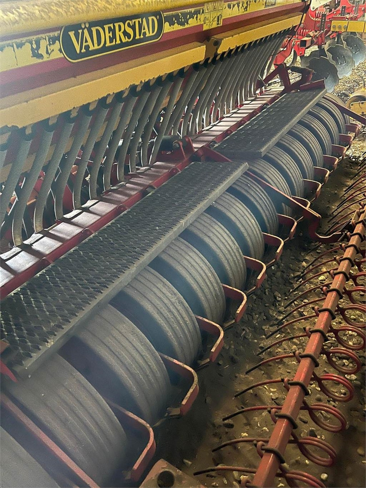 Vaderstad RAPID 400S - Zaaicombinatie: afbeelding 2 Vaderstad RAPID 400S - Zaaicombinatie: afbeelding 2