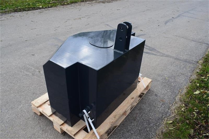 - - - 800 kilo J-Maskiner - Tegenwicht voor Landbouwmachine: afbeelding 4 - - - 800 kilo J-Maskiner - Tegenwicht voor Landbouwmachine: afbeelding 4
