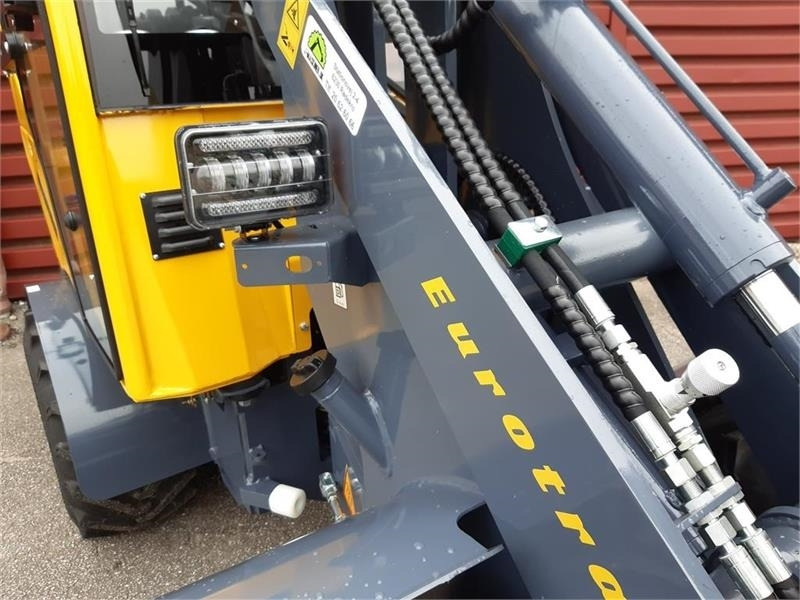 Kniklader Eurotrac W11 med lang arm, førerhus, skovl og gafler: afbeelding 9