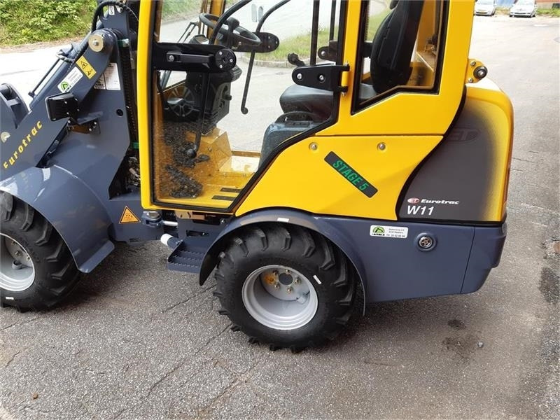 Eurotrac W11 med lang arm, førerhus, skovl og gafler - Kniklader: afbeelding 5 Eurotrac W11 med lang arm, førerhus, skovl og gafler - Kniklader: afbeelding 5