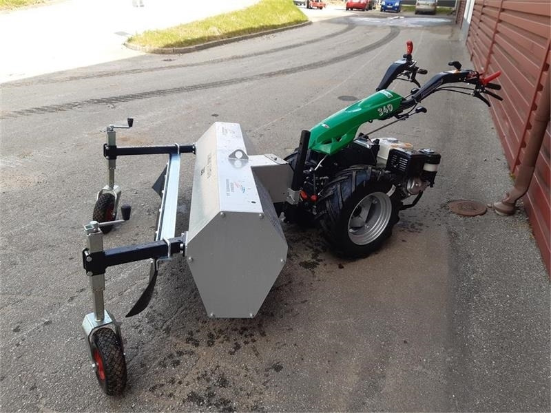 Ferrari 340 el-start stenrive - Gemeentelijke tractor: afbeelding 3 Ferrari 340 el-start stenrive - Gemeentelijke tractor: afbeelding 3