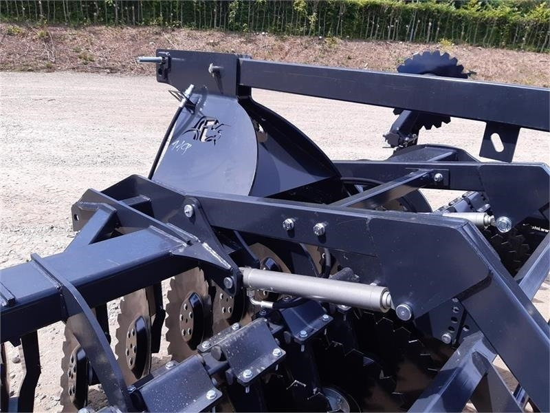 Inter-Tech Diskharve 4 meter J-Maskiner 4 meter med hydraulis - Schijveneg: afbeelding 4 Inter-Tech Diskharve 4 meter J-Maskiner 4 meter med hydraulis - Schijveneg: afbeelding 4