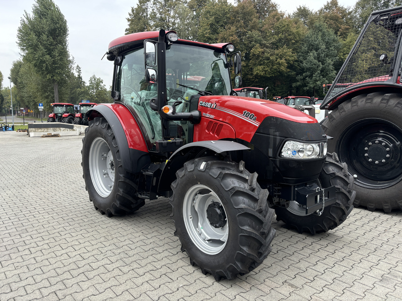 CASE FARMALL 100A - Tractor: afbeelding 1 CASE FARMALL 100A - Tractor: afbeelding 1