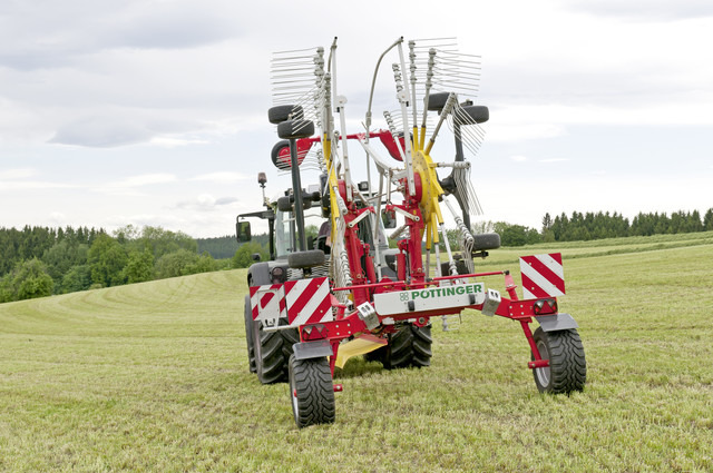 PÖTTINGER TOP 762 C - Hooi-/ Voedermachine: afbeelding 1 PÖTTINGER TOP 762 C - Hooi-/ Voedermachine: afbeelding 1