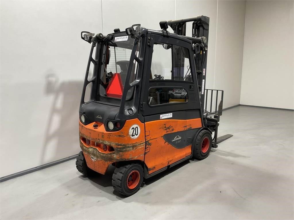 Linde E30/600-02 - Elektrische heftruck: afbeelding 2 Linde E30/600-02 - Elektrische heftruck: afbeelding 2