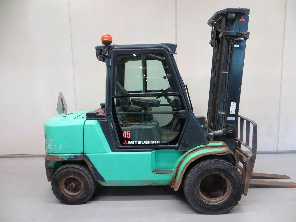 Mitsubishi FD45K - Diesel heftruck: afbeelding 1 Mitsubishi FD45K - Diesel heftruck: afbeelding 1