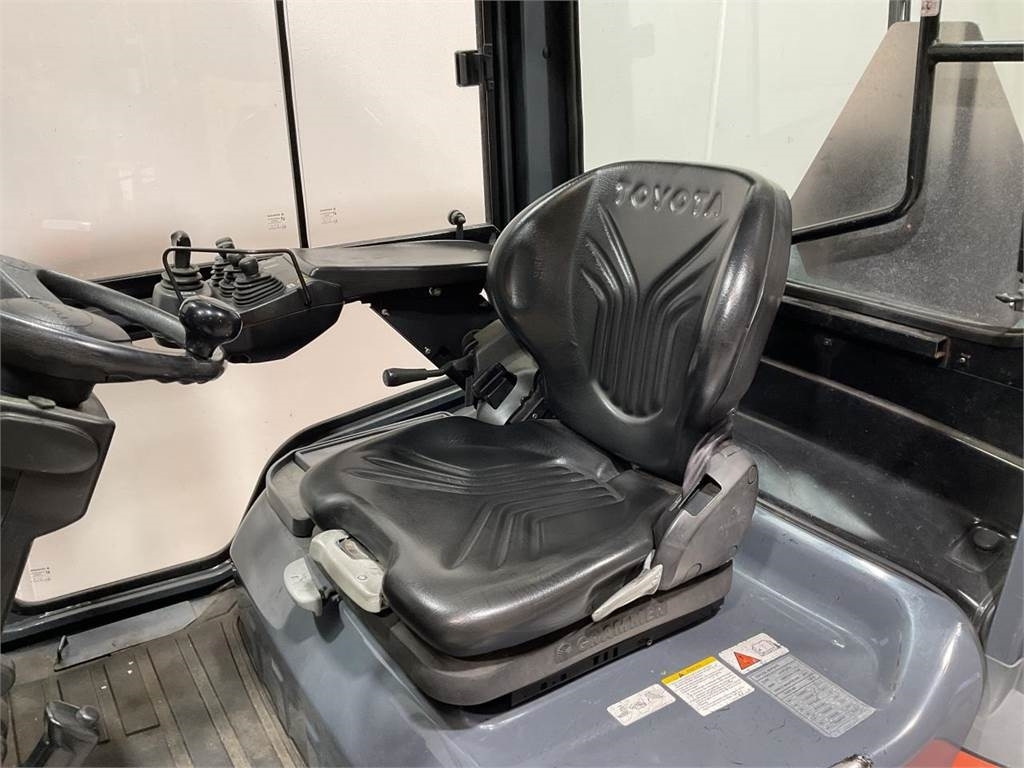 Toyota 40-8FD40N  - Diesel heftruck: afbeelding 5 Toyota 40-8FD40N  - Diesel heftruck: afbeelding 5