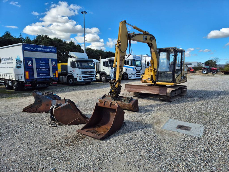 Cat 307 with extra buckets - Minigraafmachine: afbeelding 1 Cat 307 with extra buckets - Minigraafmachine: afbeelding 1
