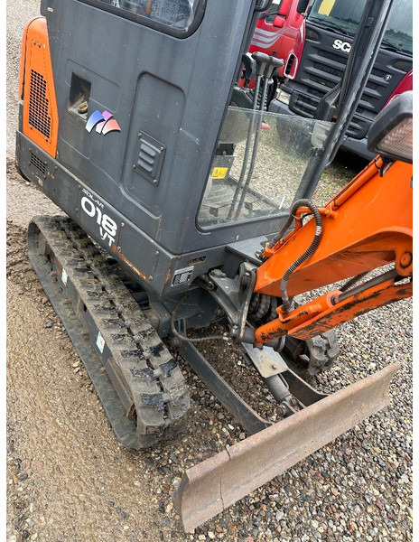 Doosan Slo 18 - 1.8T with shovel pack and low hours - Minigraafmachine: afbeelding 4 Doosan Slo 18 - 1.8T with shovel pack and low hours - Minigraafmachine: afbeelding 4