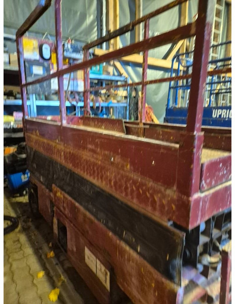 Grove 6-10 meter 2 persons lift - Schaarlift: afbeelding 5 Grove 6-10 meter 2 persons lift - Schaarlift: afbeelding 5