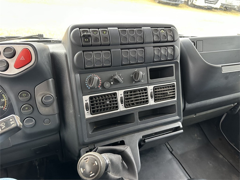 Vrachtwagen met open laadbak Iveco Eurocargo 80 E18: afbeelding 8 Vrachtwagen met open laadbak Iveco Eurocargo 80 E18: afbeelding 8
