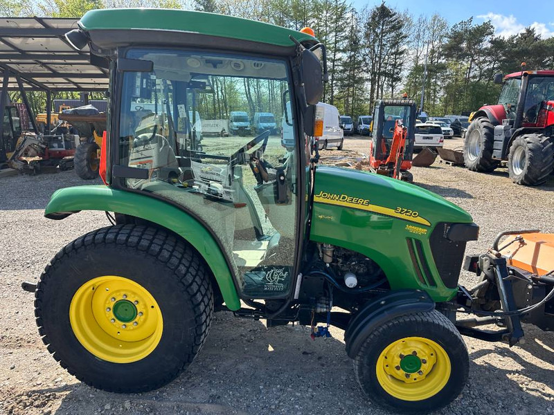 John Deere 3720 M/ Hydraulisk kost - Mini tractor: afbeelding 3 John Deere 3720 M/ Hydraulisk kost - Mini tractor: afbeelding 3