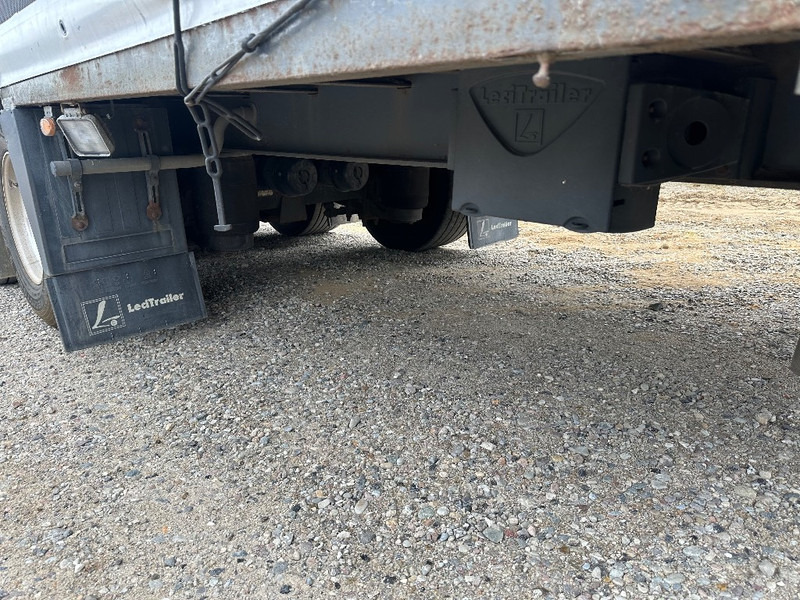 Lecitrailer Mega trailer with hydraulic roof / Poultry trailer - Veewagen oplegger: afbeelding 5 Lecitrailer Mega trailer with hydraulic roof / Poultry trailer - Veewagen oplegger: afbeelding 5