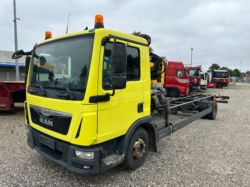 MAN TGL 12.220 with Crane HMF 735K2 - Kraanwagen: afbeelding 1 MAN TGL 12.220 with Crane HMF 735K2 - Kraanwagen: afbeelding 1