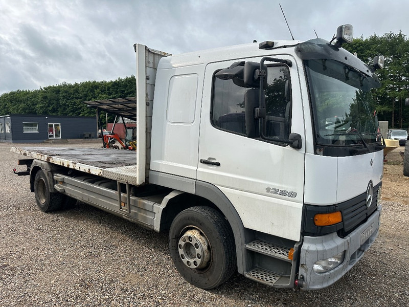 Mercedes-Benz Atego 1228 4x2 - Vrachtwagen met open laadbak: afbeelding 2 Mercedes-Benz Atego 1228 4x2 - Vrachtwagen met open laadbak: afbeelding 2