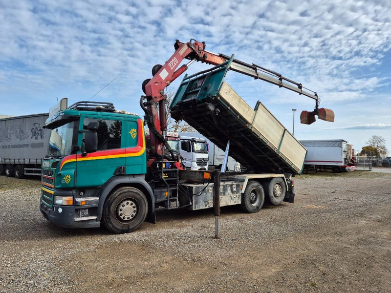 Scania P450 6x2/4 // HMF 2223 K4 // 3-way tip - Kraanwagen: afbeelding 4 Scania P450 6x2/4 // HMF 2223 K4 // 3-way tip - Kraanwagen: afbeelding 4