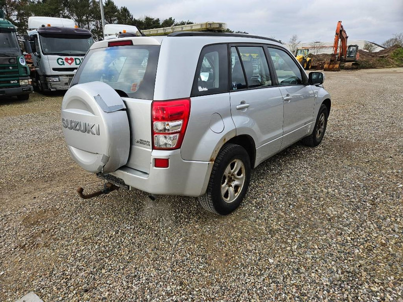 Suzuki Grand Vitara 2,0 GLX aut. Van 5d - Personenwagen: afbeelding 5 Suzuki Grand Vitara 2,0 GLX aut. Van 5d - Personenwagen: afbeelding 5