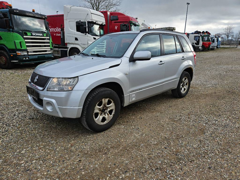Suzuki Grand Vitara 2,0 GLX aut. Van 5d - Bestelwagen gesloten laadbak: afbeelding 1 Suzuki Grand Vitara 2,0 GLX aut. Van 5d - Bestelwagen gesloten laadbak: afbeelding 1