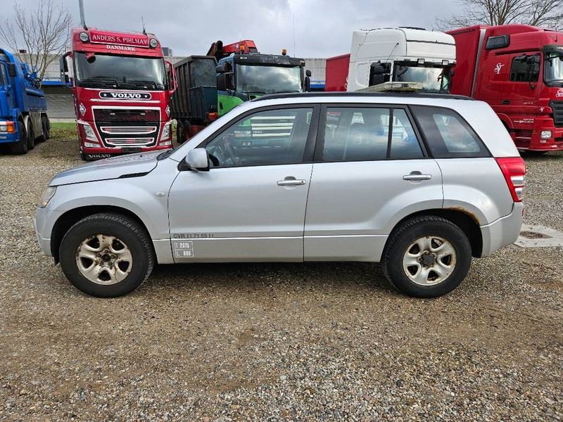 Suzuki Grand Vitara 2,0 GLX aut. Van 5d - Bestelwagen gesloten laadbak: afbeelding 2 Suzuki Grand Vitara 2,0 GLX aut. Van 5d - Bestelwagen gesloten laadbak: afbeelding 2