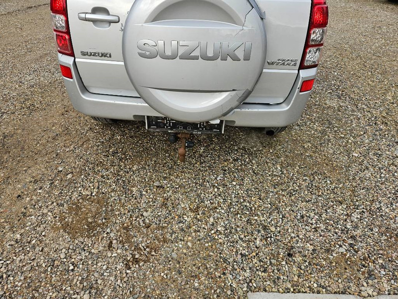 Suzuki Grand Vitara 2,0 GLX aut. Van 5d - Bestelwagen gesloten laadbak: afbeelding 4 Suzuki Grand Vitara 2,0 GLX aut. Van 5d - Bestelwagen gesloten laadbak: afbeelding 4