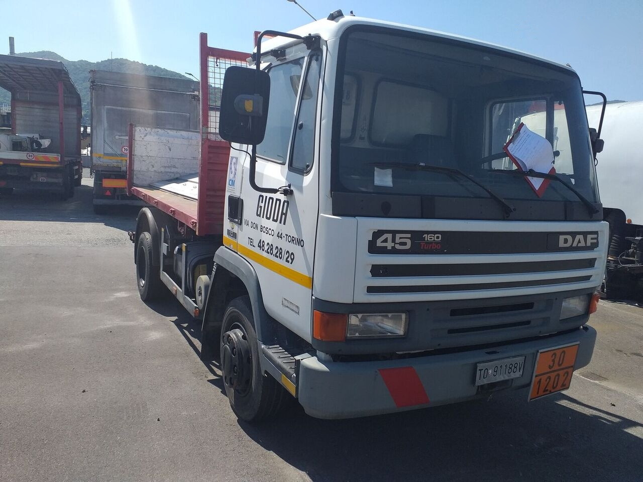 DAF AE 45 - Kipper vrachtwagen: afbeelding 2 DAF AE 45 - Kipper vrachtwagen: afbeelding 2