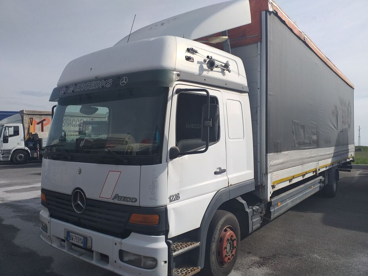 Mercedes-Benz ATEGO 12.28 - Schuifzeilen vrachtwagen: afbeelding 1 Mercedes-Benz ATEGO 12.28 - Schuifzeilen vrachtwagen: afbeelding 1