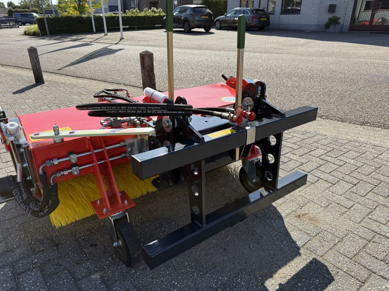 ADLER K600-150 Veegmachine - Veegwagen: afbeelding 2 ADLER K600-150 Veegmachine - Veegwagen: afbeelding 2