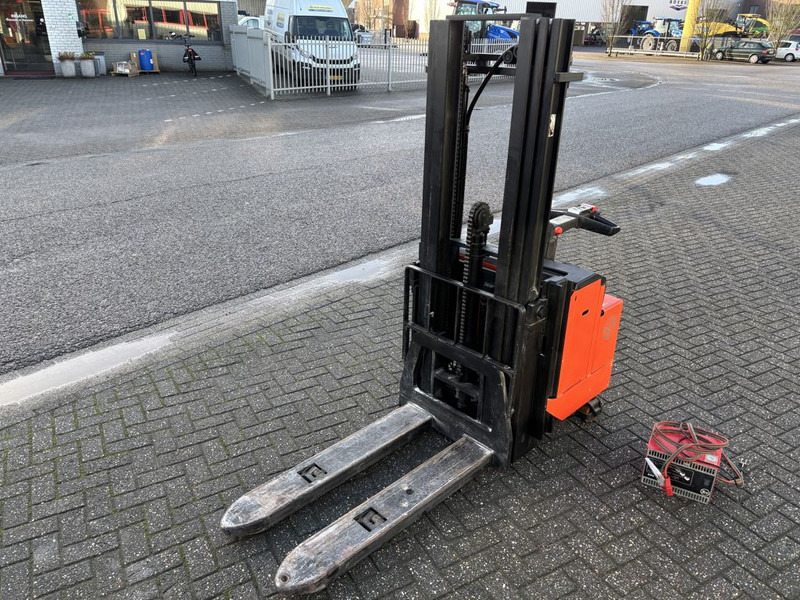 BT Stapelaar LSF 1250 / 11 - Elektrische heftruck: afbeelding 5 BT Stapelaar LSF 1250 / 11 - Elektrische heftruck: afbeelding 5