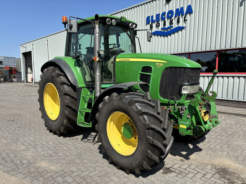John Deere 7530 Premium AutoPowr - Tractor: afbeelding 4 John Deere 7530 Premium AutoPowr - Tractor: afbeelding 4