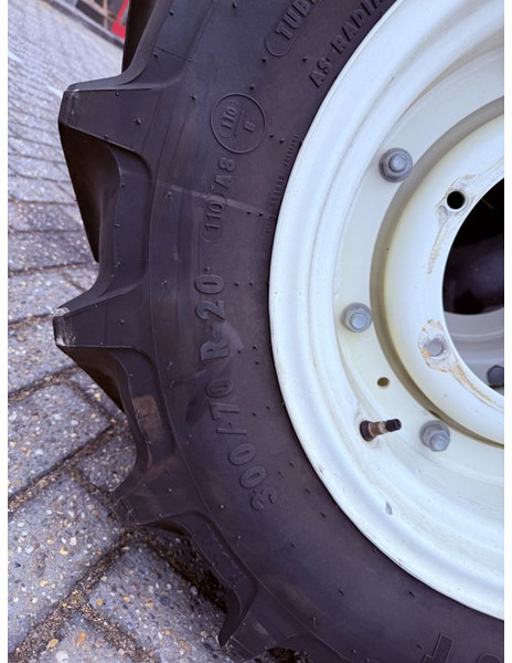 Mitas 420/70R30 & 300/70R20 Compl wheel - Banden en velgen: afbeelding 4 Mitas 420/70R30 & 300/70R20 Compl wheel - Banden en velgen: afbeelding 4