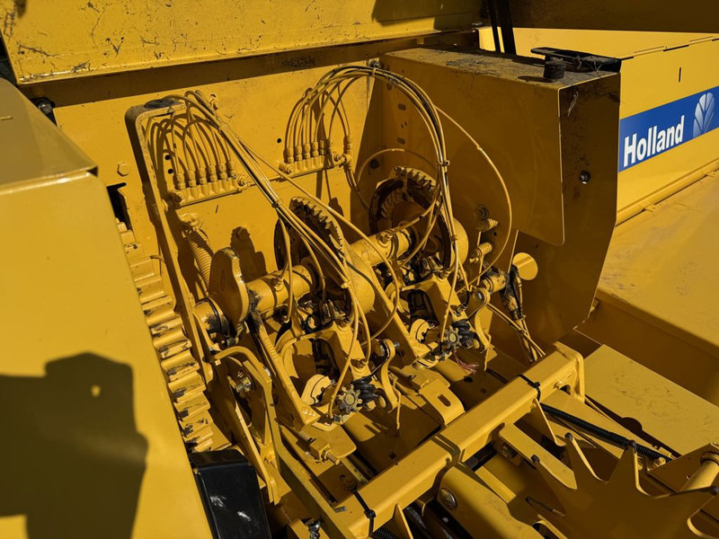 Vierkante balenpers New Holland BC5060 Mini Balenpers: afbeelding 9 Vierkante balenpers New Holland BC5060 Mini Balenpers: afbeelding 9