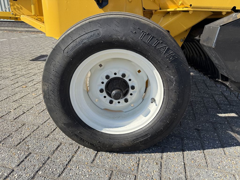 Vierkante balenpers New Holland BC5060 Mini Balenpers: afbeelding 15 Vierkante balenpers New Holland BC5060 Mini Balenpers: afbeelding 15