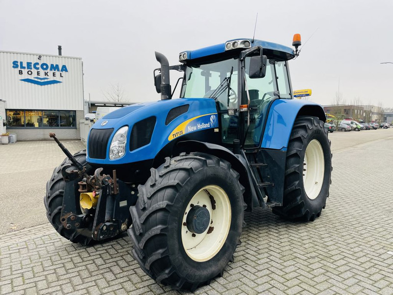 New Holland TVT 135 Transmissie CVT fronthef pto - Tractor: afbeelding 1 New Holland TVT 135 Transmissie CVT fronthef pto - Tractor: afbeelding 1