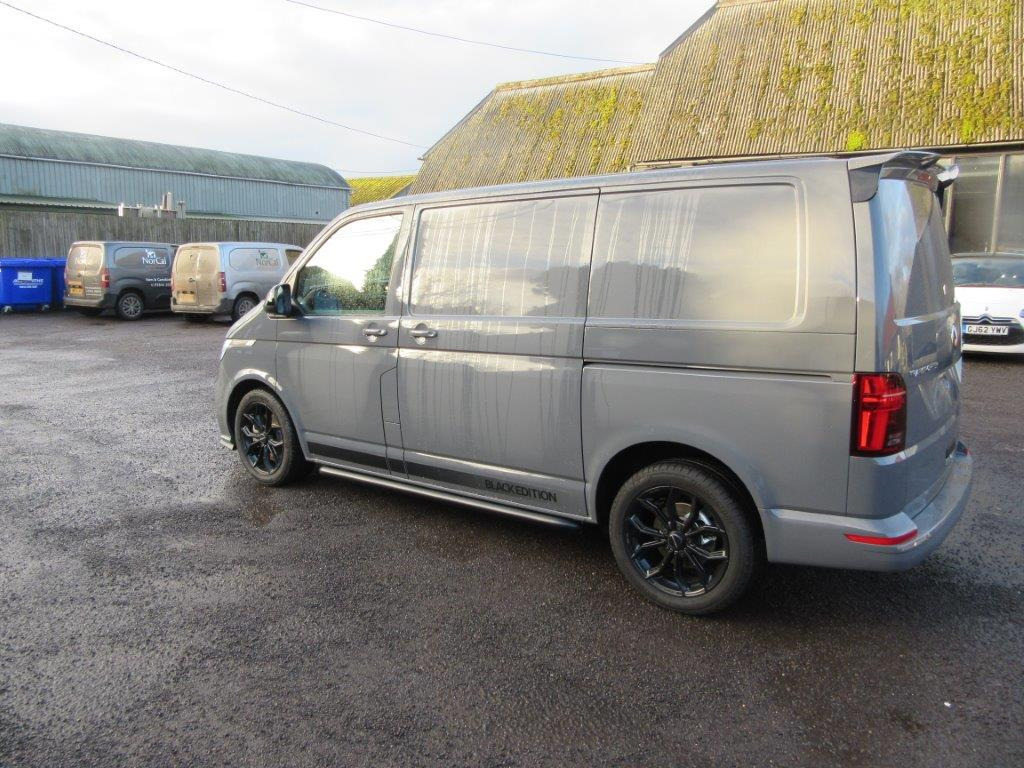 2025 Volkswagen Transporter Black Edition 2.0 BiDI 204 Sportline - Gesloten bestelwagen: afbeelding 5 2025 Volkswagen Transporter Black Edition 2.0 BiDI 204 Sportline - Gesloten bestelwagen: afbeelding 5