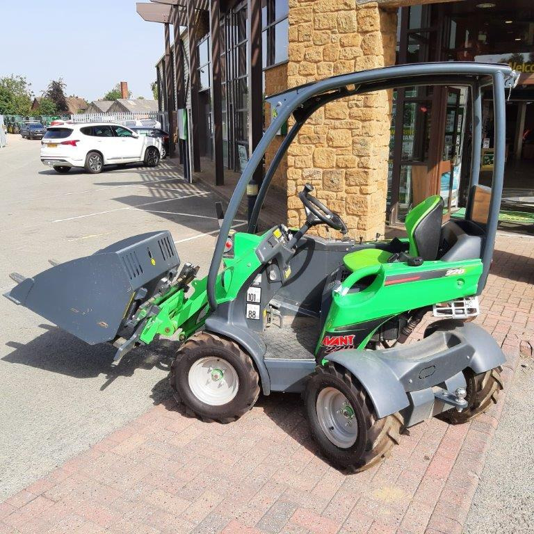 Avant 220 mini loader - Kniklader: afbeelding 4 Avant 220 mini loader - Kniklader: afbeelding 4