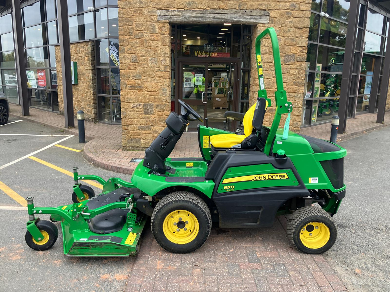 Johjn Deere 1570 Out front mower - Gazonmaaier: afbeelding 1 Johjn Deere 1570 Out front mower - Gazonmaaier: afbeelding 1