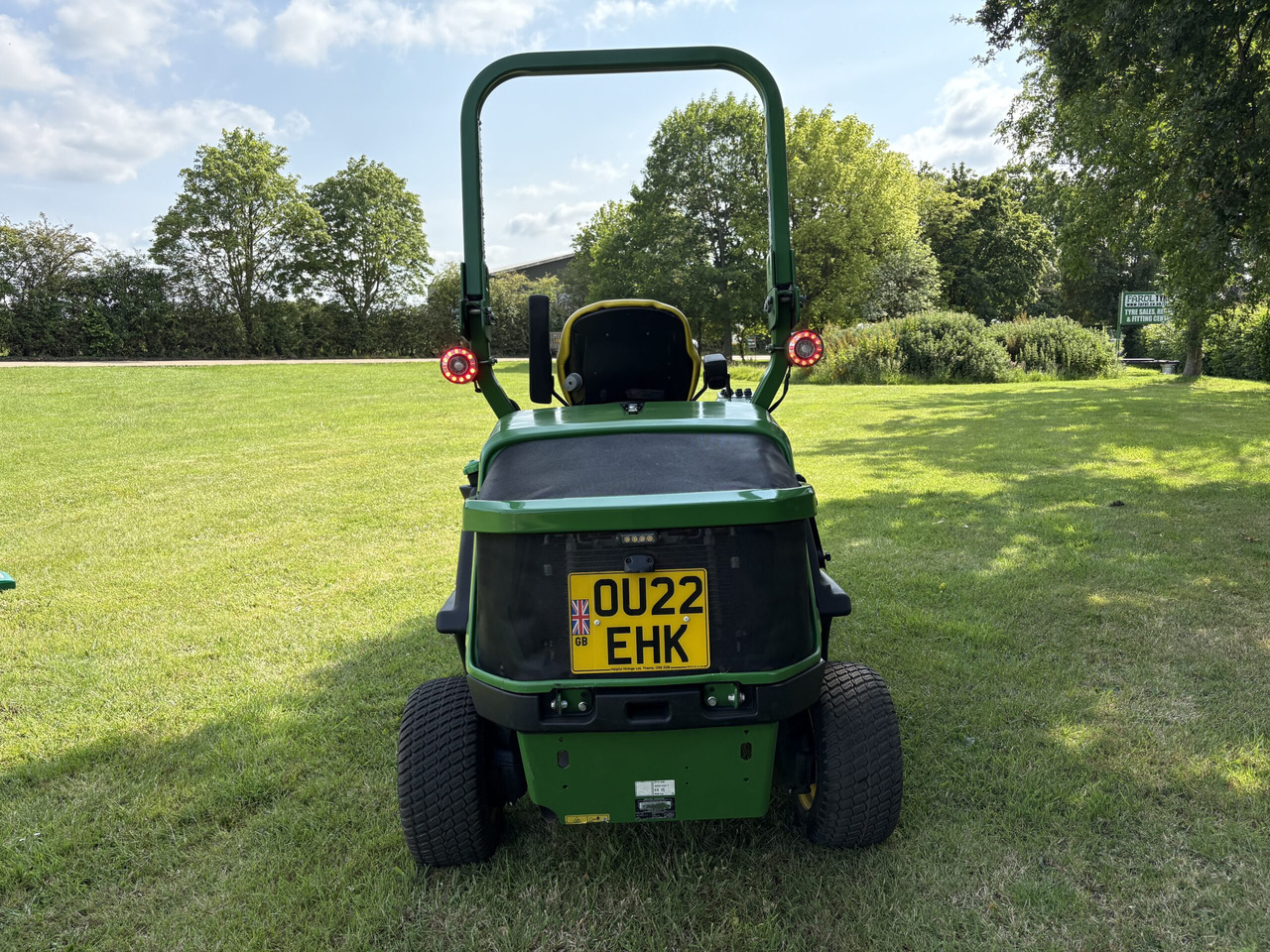 John Deere 1570 Out-Front Mower - Gazonmaaier: afbeelding 4 John Deere 1570 Out-Front Mower - Gazonmaaier: afbeelding 4