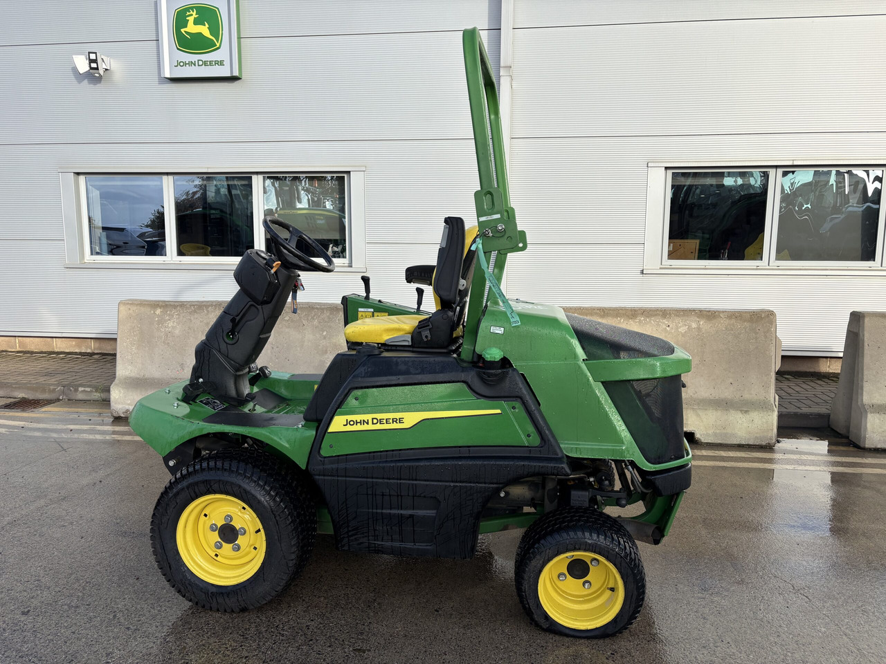 John Deere 1570 Power Unit - Gazonmaaier: afbeelding 1 John Deere 1570 Power Unit - Gazonmaaier: afbeelding 1