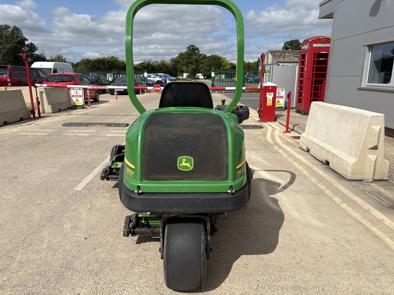 John Deere 2500E Greens Triple - Gazonmaaier: afbeelding 3 John Deere 2500E Greens Triple - Gazonmaaier: afbeelding 3