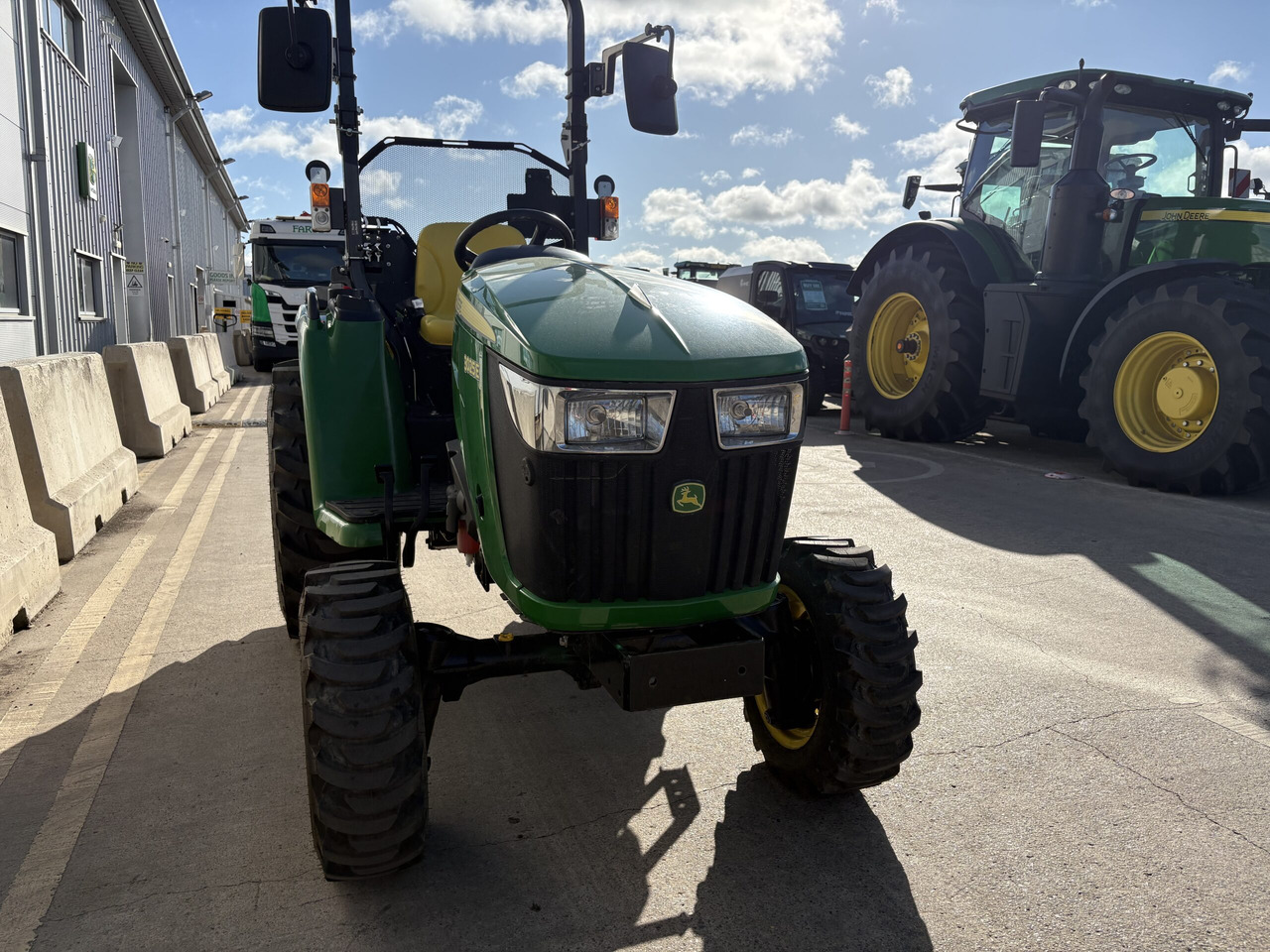 John Deere 3025E Compact tractor - Mini tractor: afbeelding 3 John Deere 3025E Compact tractor - Mini tractor: afbeelding 3