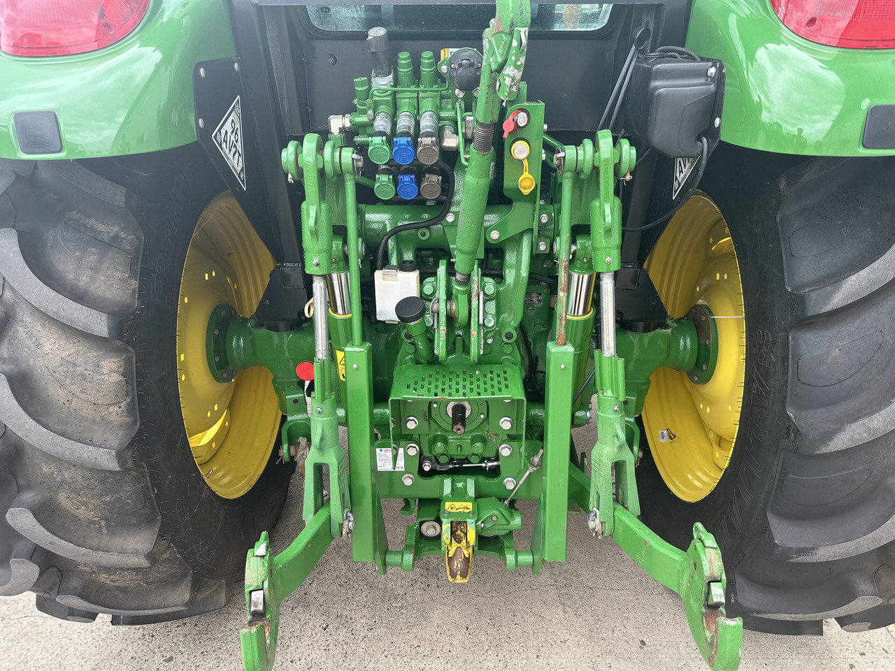 John Deere 5090M - Tractor: afbeelding 5 John Deere 5090M - Tractor: afbeelding 5
